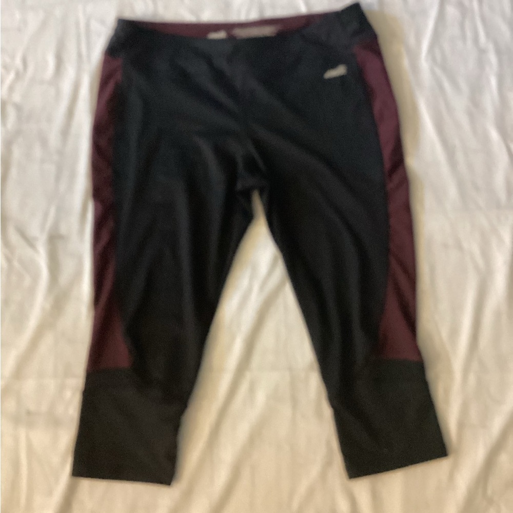 Capri Black and Maroon Leggings